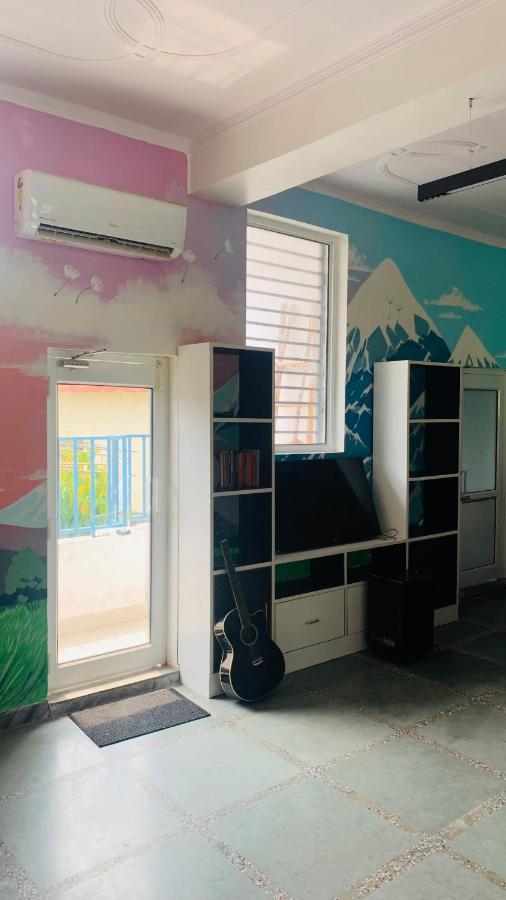 Hot - House Of Travellers, Rishikesh Vandrarhem Exteriör bild