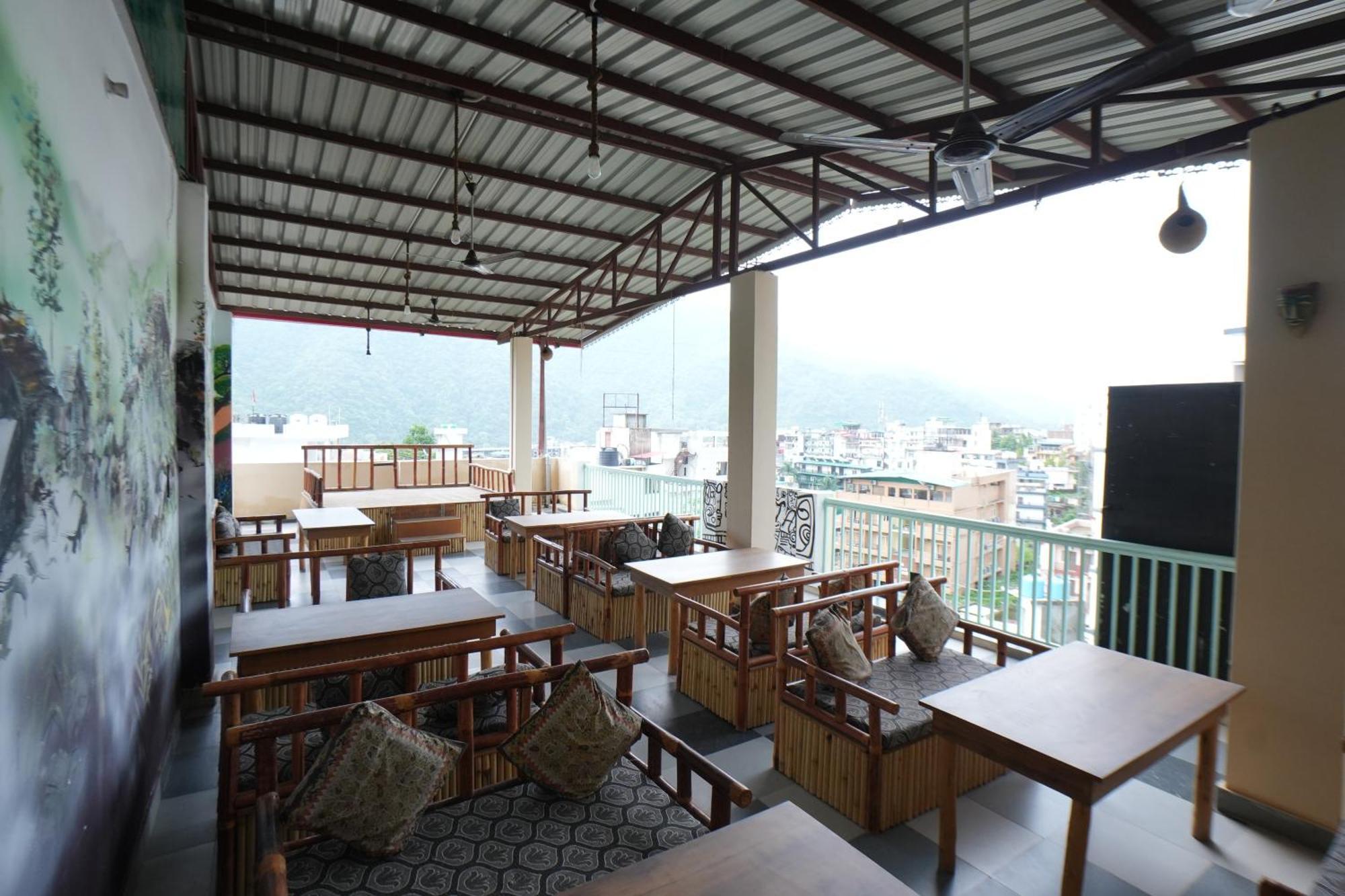 Hot - House Of Travellers, Rishikesh Vandrarhem Exteriör bild